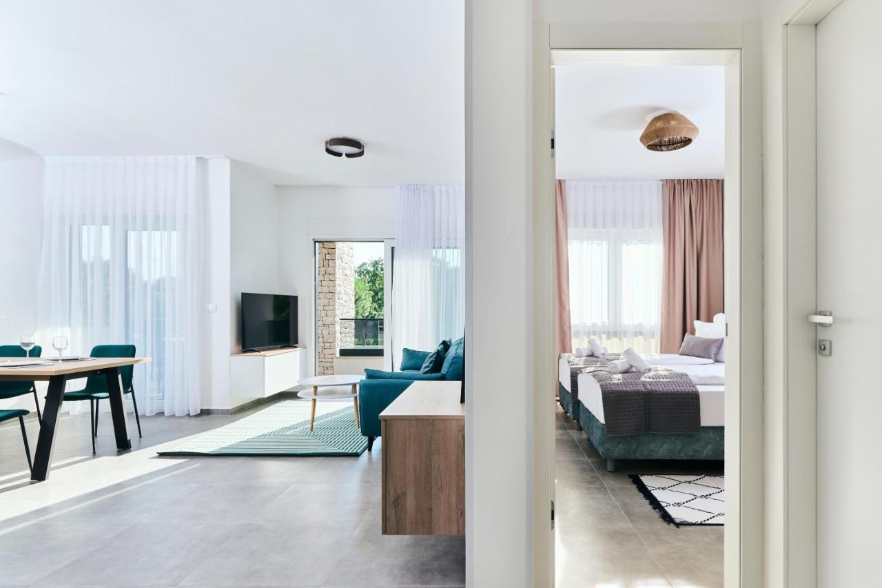 Apartments San Maris 乌马格 外观 照片