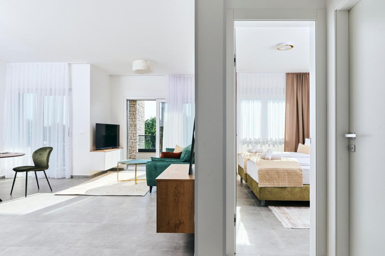 Apartments San Maris 乌马格 外观 照片